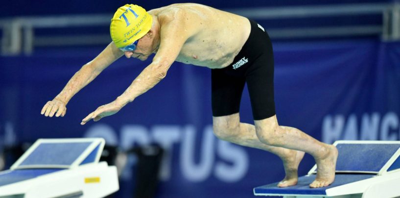 Un nadador de 99 años rompe el récord del mundo en Australia