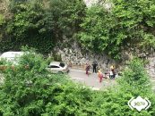 Evacuado al HUCA un motorista tras sufrir un accidente en Ponga