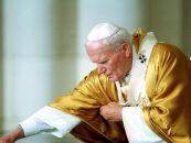 Juan Pablo II: el Papa testigo de la invasión nazi en Cracovia y que perdonó a quien trató de asesinarle