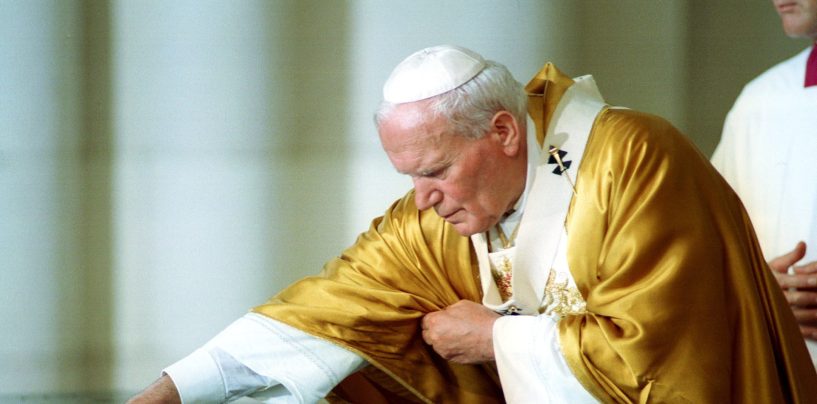 Juan Pablo II: el Papa testigo de la invasión nazi en Cracovia y que perdonó a quien trató de asesinarle